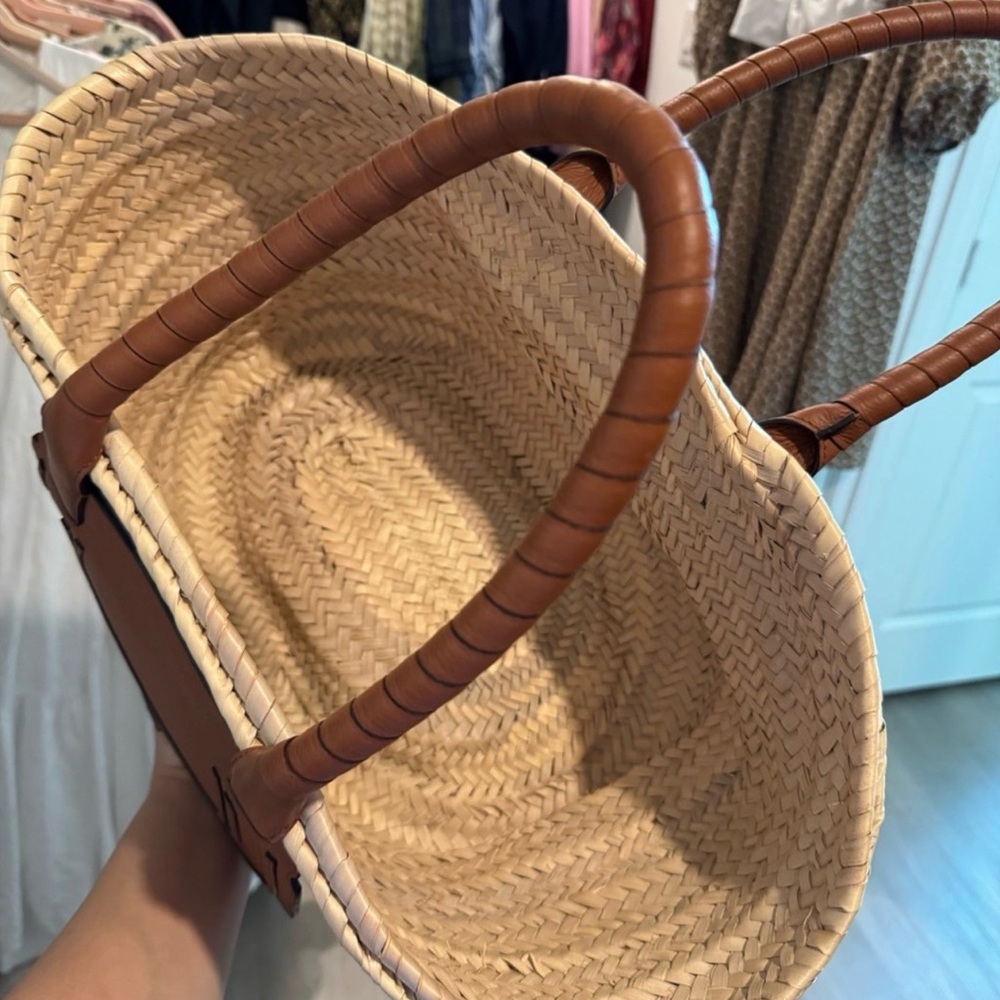 Chloe Marcie MD Basket Woven Tan Tote - Picture 7 of 16